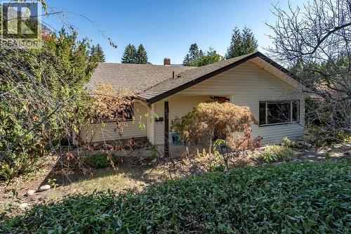 205 6Th Avenue, Castlegar, BC - Outdoor