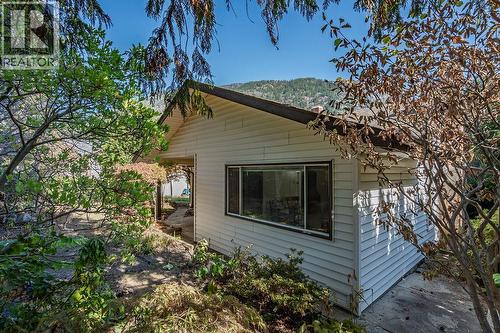 205 6Th Avenue, Castlegar, BC - Outdoor