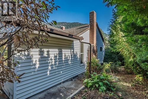 205 6Th Avenue, Castlegar, BC - Outdoor