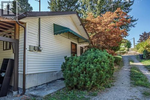 205 6Th Avenue, Castlegar, BC - Outdoor