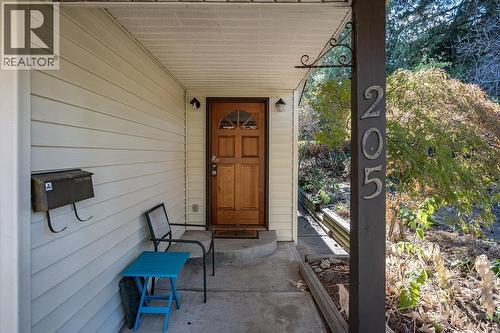 205 6Th Avenue, Castlegar, BC - Outdoor With Exterior
