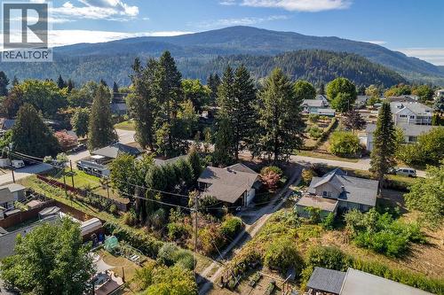 205 6Th Avenue, Castlegar, BC - Outdoor With View