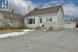 51 BARNET BOULEVARD  Renfrew, ON K7V 2M5