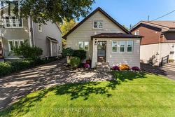 180 HILLCROFT STREET  Oshawa (O'Neill), ON L1G 2L5