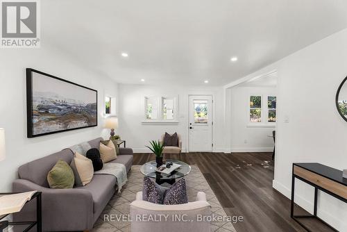 180 Hillcroft Street, Oshawa (O'Neill), ON - Indoor Photo Showing Living Room