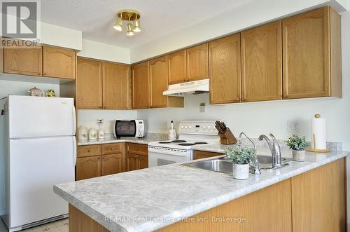 80 Hawkins Drive, Cambridge, ON - Indoor Photo Showing Kitchen