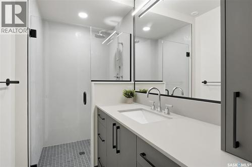 301 212 E Saskatchewan Crescent E, Saskatoon, SK - Indoor Photo Showing Bathroom