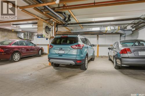 405 205 Mcintyre Street N, Regina, SK - Indoor Photo Showing Garage