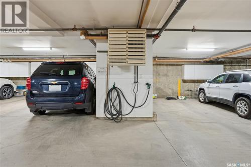 405 205 Mcintyre Street N, Regina, SK - Indoor Photo Showing Garage