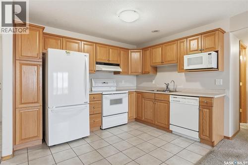 405 205 Mcintyre Street N, Regina, SK - Indoor Photo Showing Kitchen