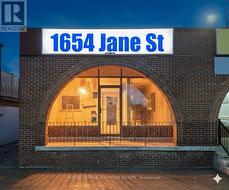 1654 JANE STREET  Toronto, ON M9N 2S1