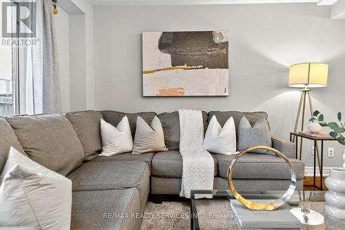 142 Marycroft Court, Brampton, ON - Indoor Photo Showing Living Room