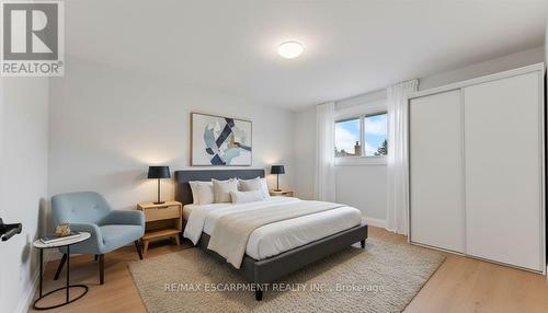 11 Marcella Crescent, Hamilton, ON - Indoor Photo Showing Bedroom