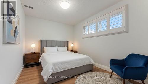 11 Marcella Crescent, Hamilton, ON - Indoor Photo Showing Bedroom