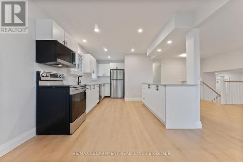 11 Marcella Crescent, Hamilton, ON - Indoor Photo Showing Kitchen