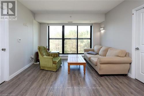 216 - 1291 Gordon Street, Guelph, ON - Indoor Photo Showing Living Room