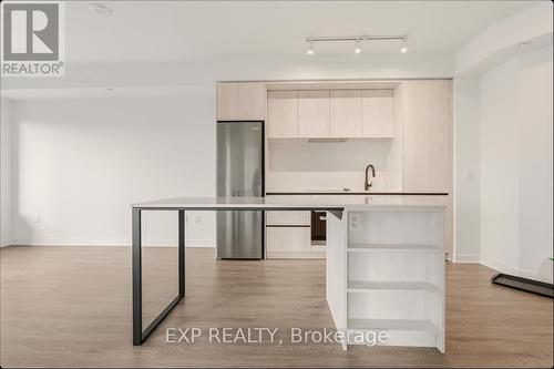 906 - 2495 Eglinton Avenue W, Mississauga, ON - Indoor Photo Showing Kitchen