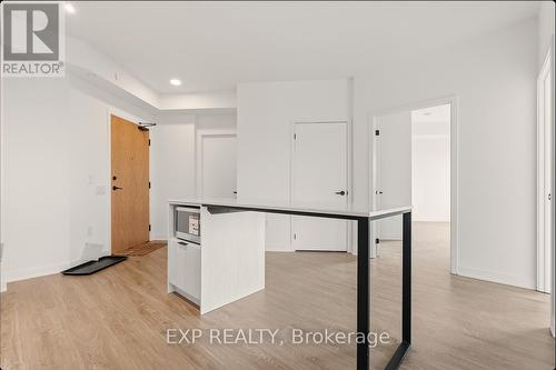 906 - 2495 Eglinton Avenue W, Mississauga, ON - Indoor Photo Showing Other Room