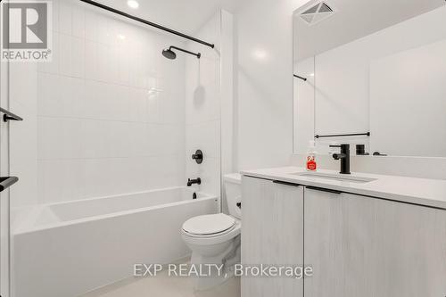 906 - 2495 Eglinton Avenue W, Mississauga, ON - Indoor Photo Showing Bathroom