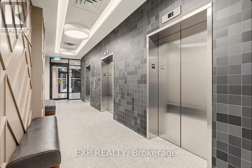 906 - 2495 Eglinton Avenue W, Mississauga, ON - Indoor