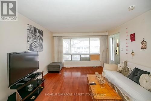 3436 Clara Drive, Mississauga, ON - Indoor Photo Showing Living Room