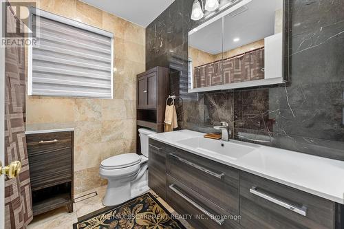 36 Cluny Avenue, Hamilton, ON - Indoor Photo Showing Bathroom