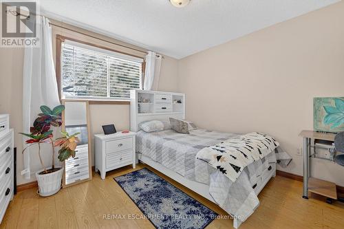 36 Cluny Avenue, Hamilton, ON - Indoor Photo Showing Bedroom