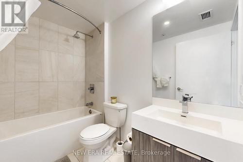 413 - 30 Samuel Wood Way, Toronto, ON - Indoor Photo Showing Bathroom