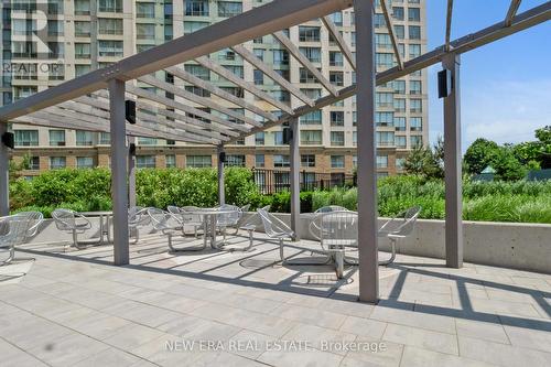 413 - 30 Samuel Wood Way, Toronto, ON - Outdoor