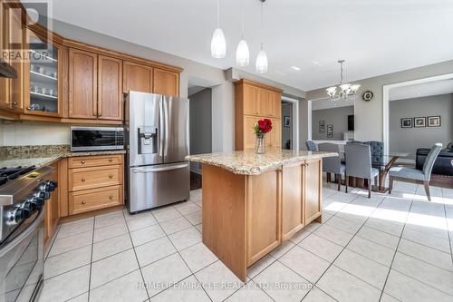 32 Xavier Court, Brampton, ON - Indoor Photo Showing Kitchen With Stainless Steel Kitchen