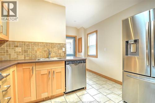 715 Walker Road, Windsor, ON - Indoor Photo Showing Kitchen