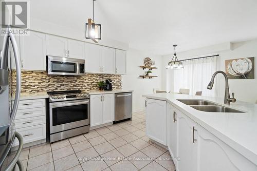 11 Redfinch Way, Brampton, ON - Indoor Photo Showing Kitchen With Stainless Steel Kitchen With Double Sink With Upgraded Kitchen