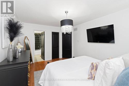 11 Redfinch Way, Brampton, ON - Indoor Photo Showing Bedroom