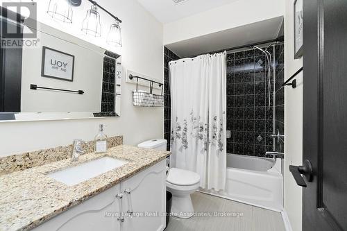 11 Redfinch Way, Brampton, ON - Indoor Photo Showing Bathroom