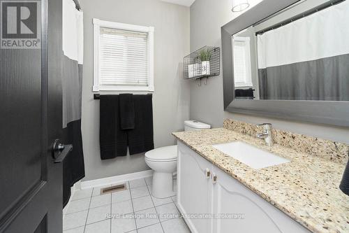 11 Redfinch Way, Brampton, ON - Indoor Photo Showing Bathroom