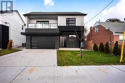14 WALSH AVENUE  Toronto, ON M9M 1B6