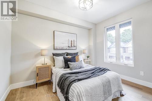 32 Cumberland Avenue, Hamilton, ON - Indoor Photo Showing Bedroom