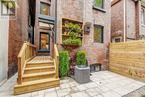 32 Cumberland Avenue, Hamilton, ON - Outdoor