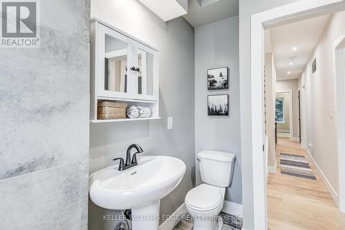 32 Cumberland Avenue, Hamilton, ON - Indoor Photo Showing Bathroom