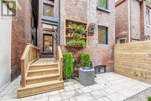 32 Cumberland Avenue, Hamilton, ON - Outdoor