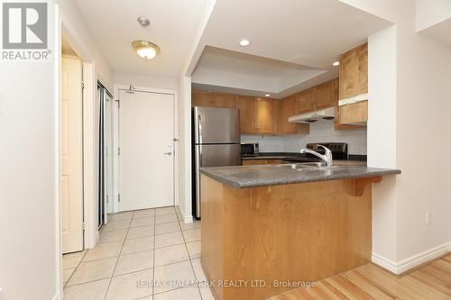 929 - 125 Omni Drive, Toronto, ON - Indoor Photo Showing Kitchen