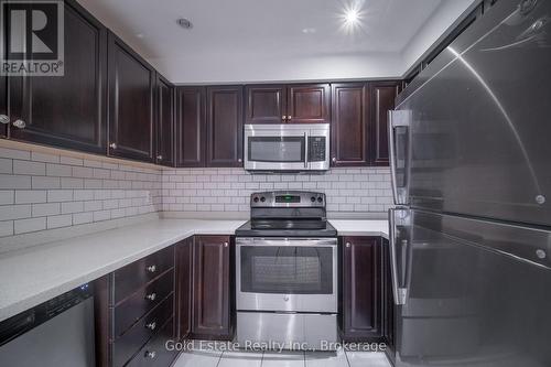 3850 Cedar Hedge Rise, Mississauga, ON - Indoor Photo Showing Kitchen With Upgraded Kitchen
