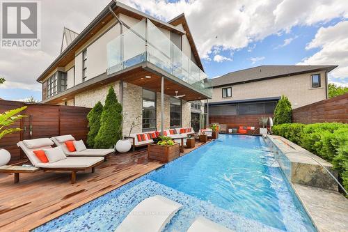 622 Kozel Court, Mississauga, ON - Outdoor With In Ground Pool