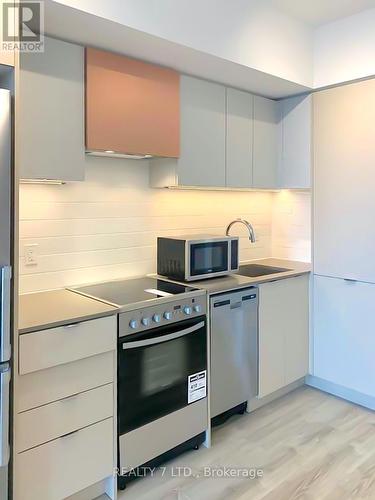 1033 - 26 Gibbs Road, Toronto, ON - Indoor Photo Showing Kitchen With Stainless Steel Kitchen