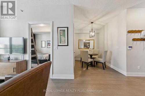 406 - 65 Speers Road, Oakville, ON - Indoor