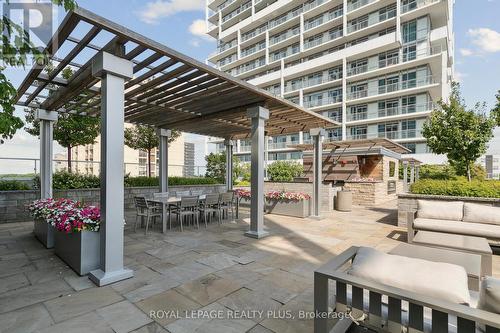 406 - 65 Speers Road, Oakville, ON - Outdoor