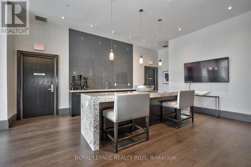 406 - 65 Speers Road, Oakville, ON - Indoor