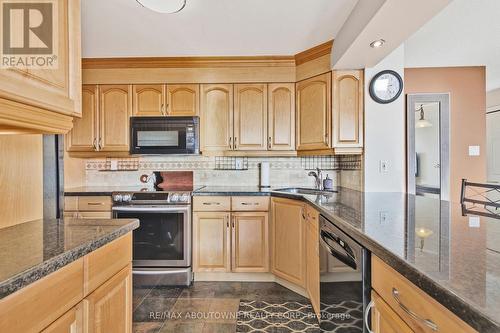 501 - 700 Constellation Drive, Mississauga, ON - Indoor Photo Showing Kitchen