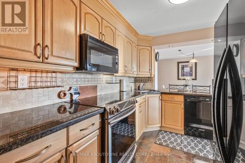 501 - 700 Constellation Drive, Mississauga, ON - Indoor Photo Showing Kitchen
