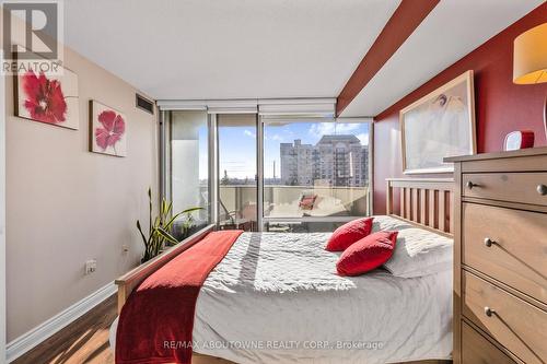 501 - 700 Constellation Drive, Mississauga, ON - Indoor Photo Showing Bedroom